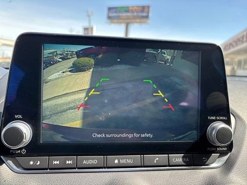 Used 2024 Nissan Sentra SV image 28