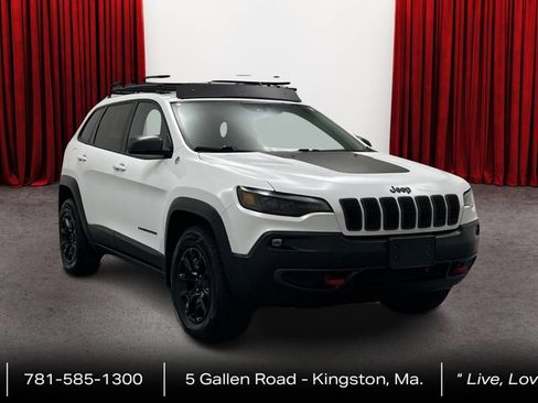 Used 2021 Jeep Cherokee Trailhawk w/ Trailer Tow Group AWD/4WD image 3