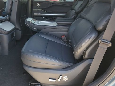 New 2027 Lincoln Navigator Reserve w/ Jet Appearance Package AWD/4WD image 7