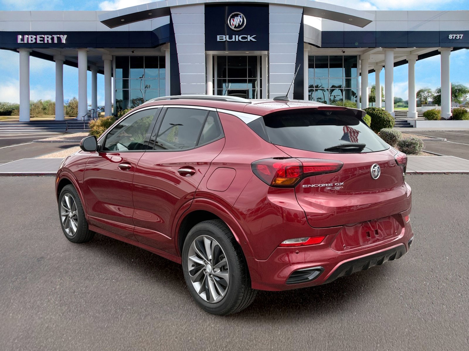 Used 2022 Buick Encore GX Essence w/ Advanced Technology Package FWD image 5