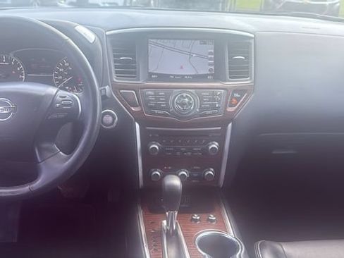 Used 2019 Nissan Pathfinder Platinum FWD image 27