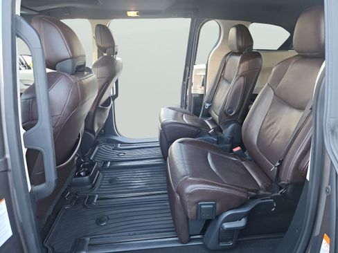 Used 2021 Toyota Sienna Platinum FWD image 21