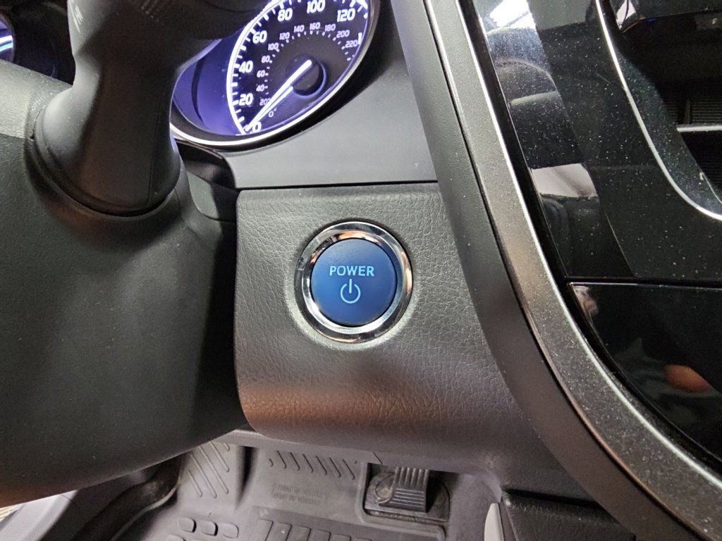 Used 2021 Toyota Camry SE FWD image 24