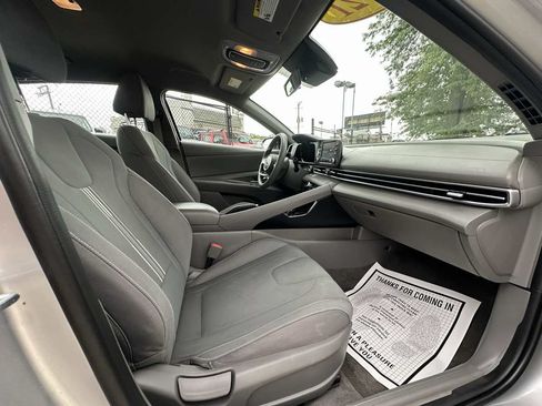 Used 2021 Hyundai Elantra SEL FWD image 24