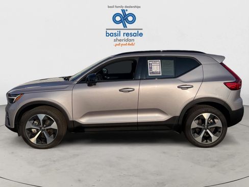 Used 2026 Volvo XC40 B5 Plus AWD/4WD image 3