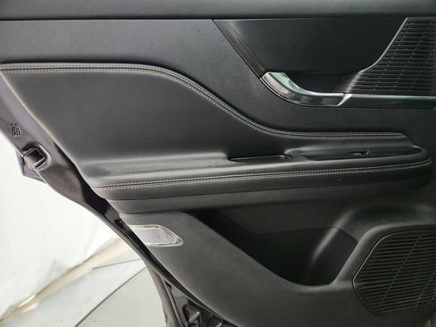 Used 2022 Lincoln Corsair AWD w/ Premium Package image 27
