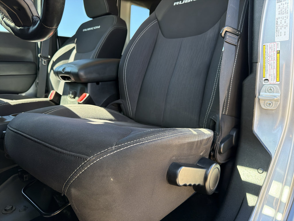 Used 2014 Jeep Wrangler Unlimited Rubicon w/ Max Tow Package AWD/4WD image 9