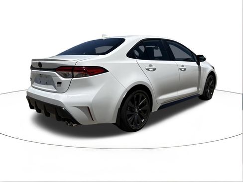 Used 2026 Toyota Corolla SE FWD image 3