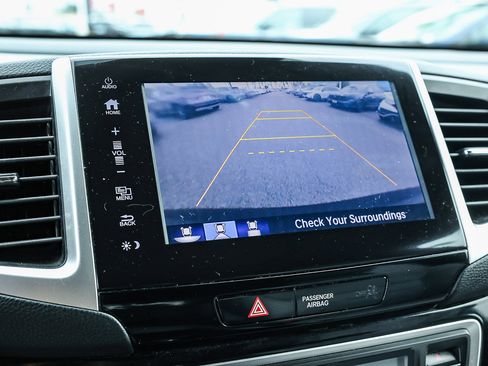 Certified 2017 Honda Pilot Touring image 30