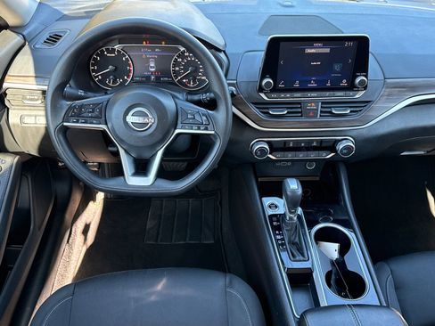Used 2024 Nissan Altima 2.5 SV image 22