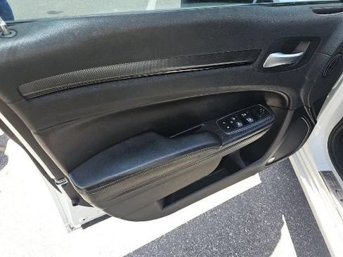 Used 2016 Chrysler 300 S RWD image 7