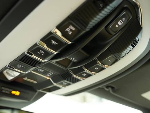 New 2026 Porsche Macan image 34