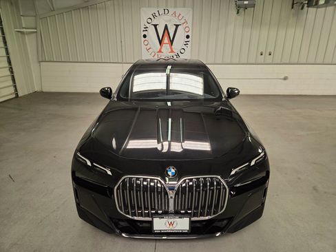 Used 2024 BMW 740i xDrive AWD/4WD image 12