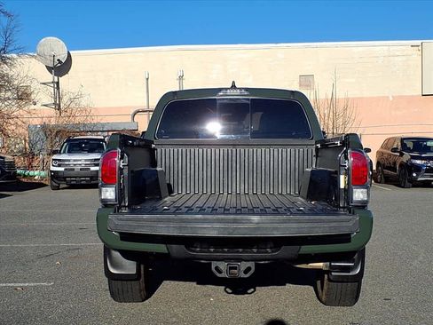 Used 2022 Toyota Tacoma TRD Sport image 5