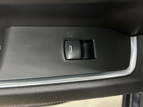 Used 2022 GMC Sierra 1500 Elevation w/ X31 Off-Road Package image 22