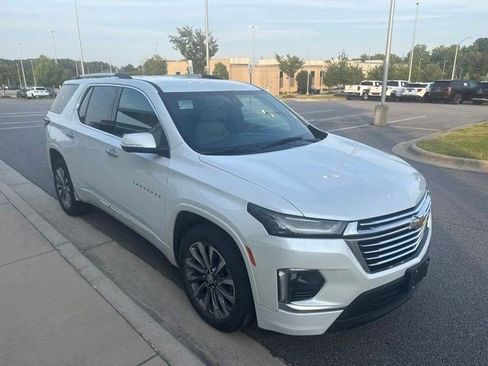 Used 2022 Chevrolet Traverse Premier AWD/4WD image 4
