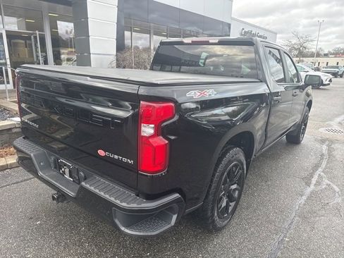 Used 2020 Chevrolet Silverado 1500 Custom w/ Custom Value Package image 9