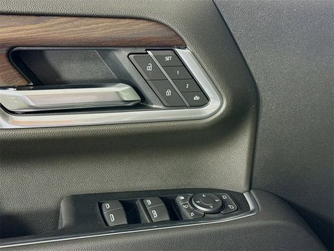 New 2026 GMC Sierra 2500 SLT w/ SLT Premium Package image 13