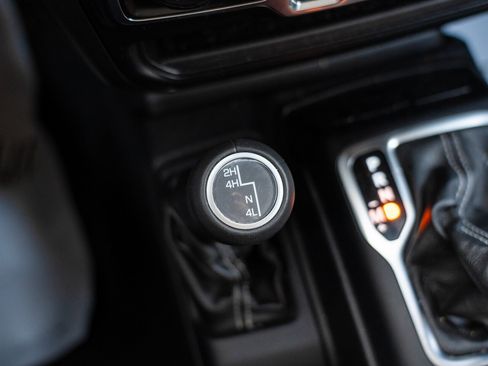 Used 2019 Jeep Wrangler Unlimited Sahara w/ Uconnect 4C Nav & Sound Group image 36