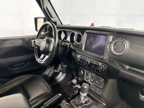 Used 2023 Jeep Wrangler Unlimited Sahara w/ Cold Weather Group AWD/4WD image 29