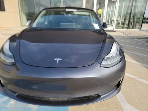 Used 2018 Tesla Model 3 Long Range image 2