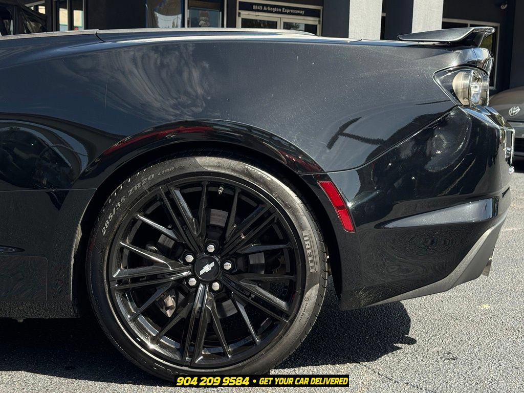 Used 2019 Chevrolet Camaro SS RWD image 13