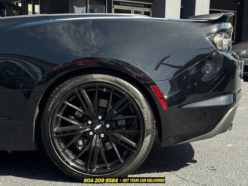 Used 2019 Chevrolet Camaro SS RWD image 13