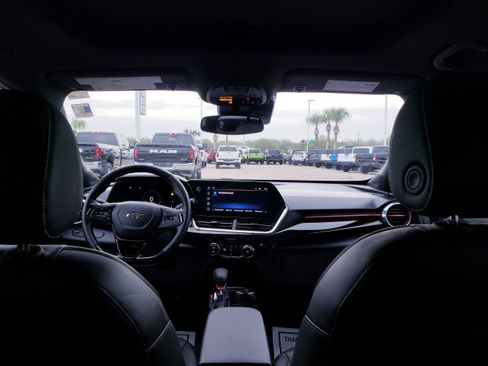 Used 2025 Chevrolet Trax RS w/ Sunroof Package image 20