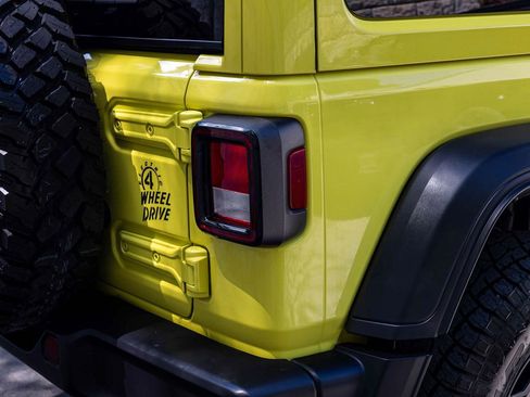 Used 2023 Jeep Wrangler Unlimited w/ Sun & Screen Package AWD/4WD image 35
