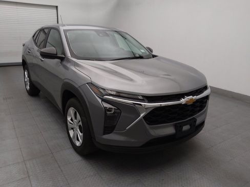 Used 2024 Chevrolet Trax LS FWD image 13
