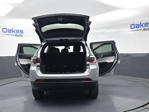 Used 2025 Jeep Compass Limited AWD/4WD image 54