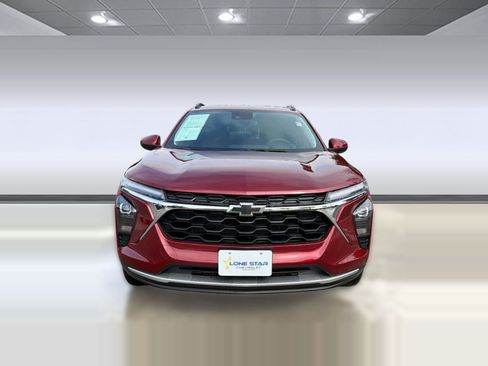 Certified 2025 Chevrolet Trax LT w/ Sunroof Package FWD image 5