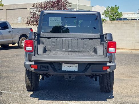 New 2025 Jeep Gladiator Sport image 31