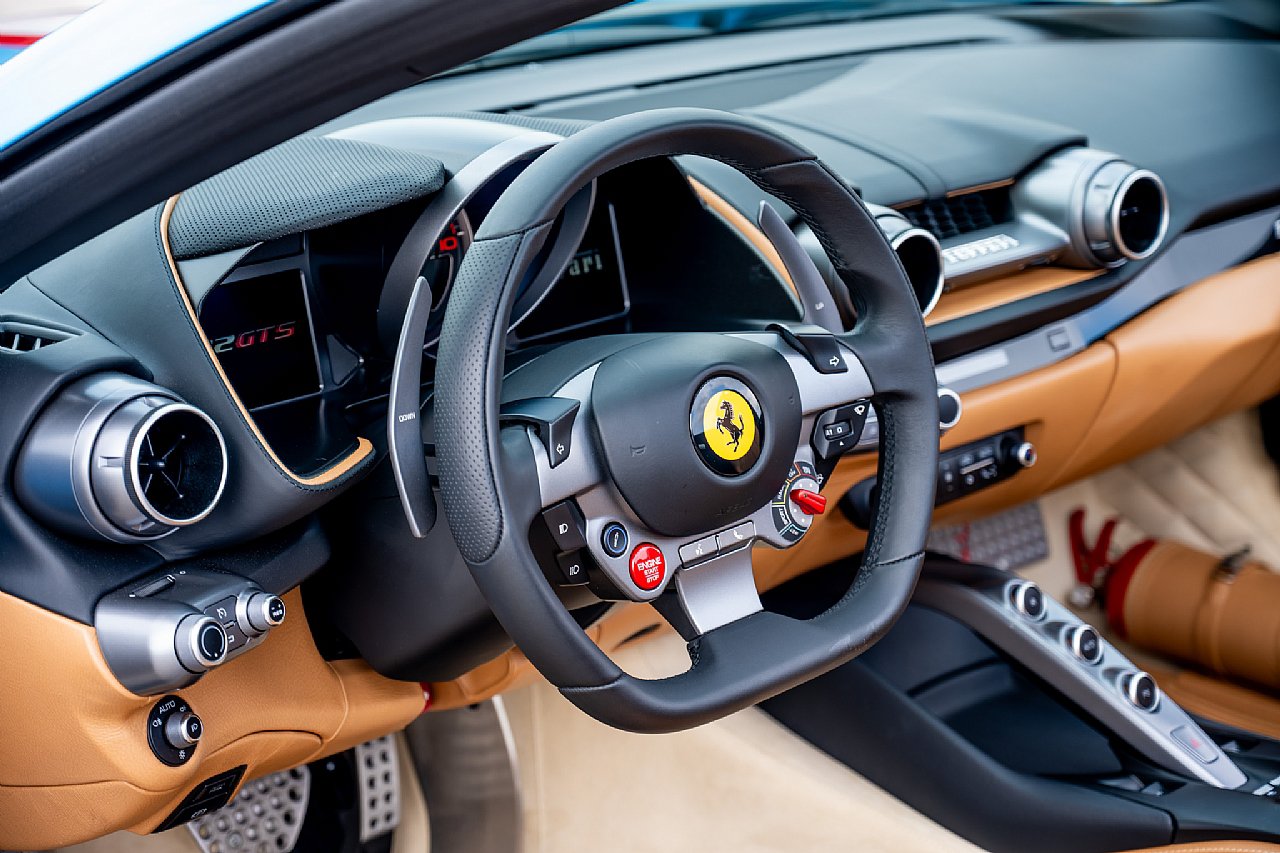 Used 2022 Ferrari 812 GTS RWD image 22
