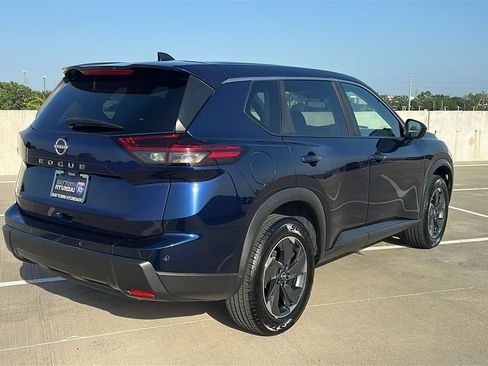 Used 2025 Nissan Rogue SV FWD image 12