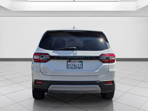 Certified 2025 Honda Pilot EX-L image 6