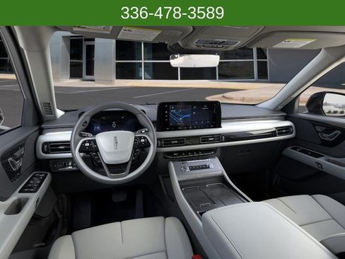 New 2025 Lincoln Aviator 2WD image 9