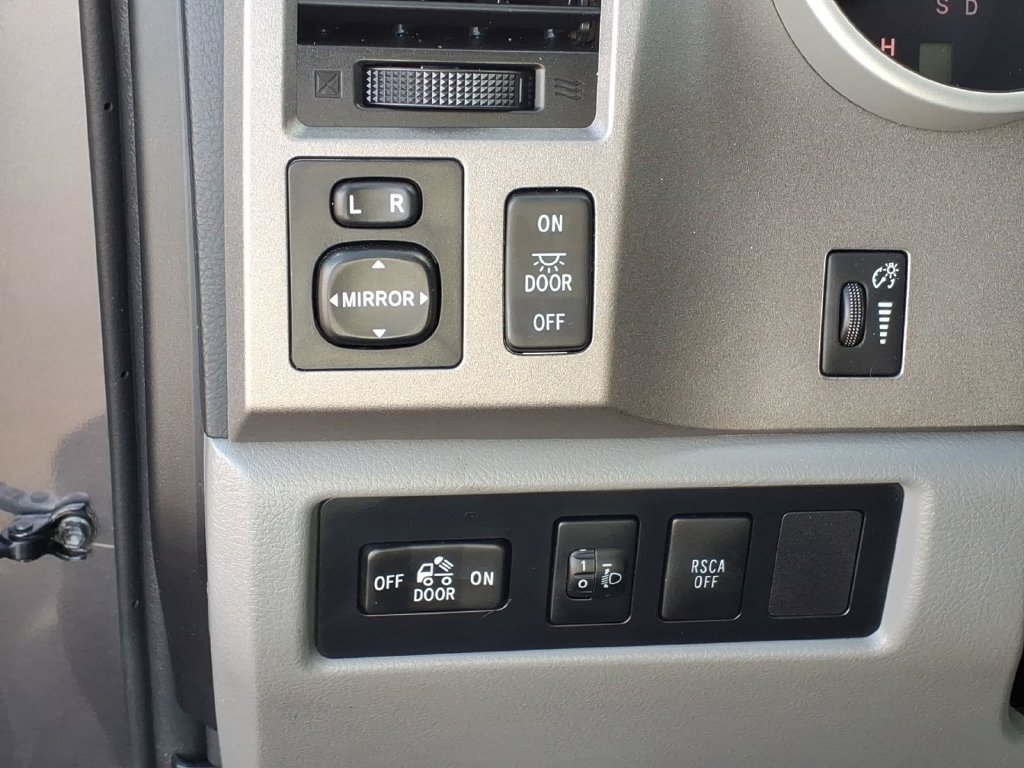 Used 2013 Toyota Tundra 4x4 Double Cab w/ TRD Off-Road Pkg image 5