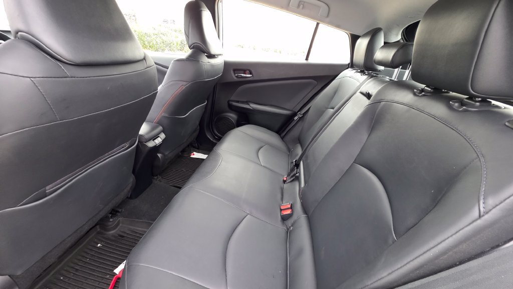 Used 2022 Toyota Prius L Eco FWD image 13