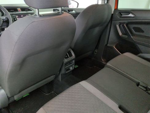Used 2018 Volkswagen Tiguan S image 16