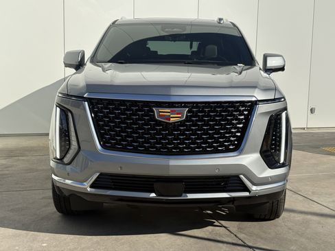 New 2026 Cadillac Escalade Luxury image 3