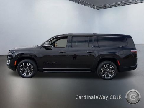 Used 2023 Jeep Wagoneer L Series III w/ Preferred Equipment Group image 5