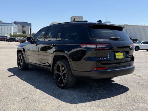 Used 2024 Jeep Grand Cherokee L Limited w/ Black Appearance Package image 5