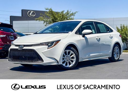 Used 2021 Toyota Corolla LE w/ LE Convenience Package FWD image 1