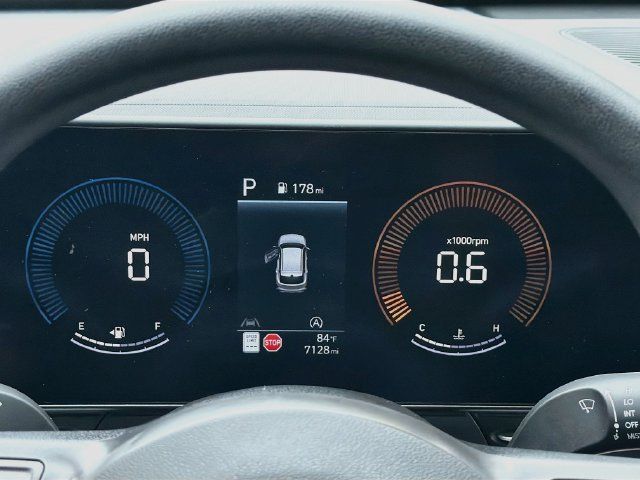 Certified 2025 Hyundai Kona SE FWD image 12