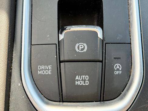Used 2019 Hyundai Santa Fe SEL FWD image 27