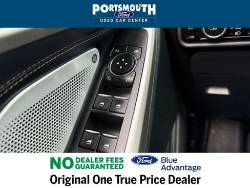 Used 2022 Ford Explorer Limited w/ Limited Technology Package image 27