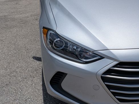 Used 2017 Hyundai Elantra SE FWD image 10