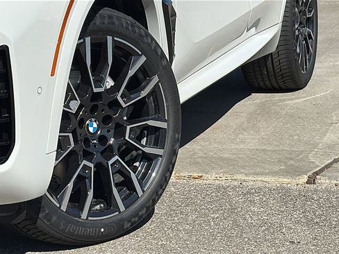 New 2026 BMW X5 sDrive40i w/ M Sport Package image 3
