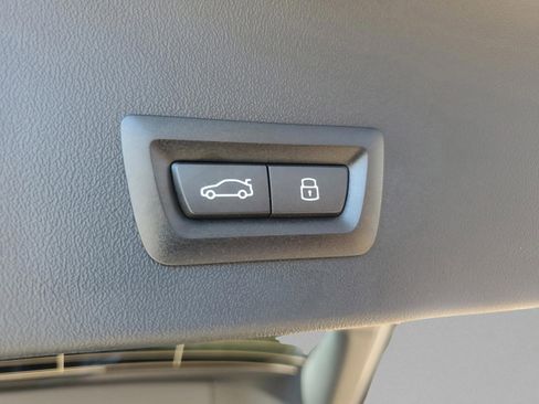 Used 2025 BMW X3 xDrive30i w/ Premium Package image 9